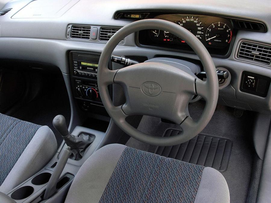  Toyota Camry 2000 года  (ZA) (фото 11 из 18)